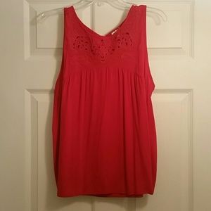 LIKE NEW Eyeshadow red sleeveless top with lace type detail